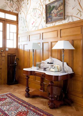 Edwardian hallway with Arts and Crafts design
