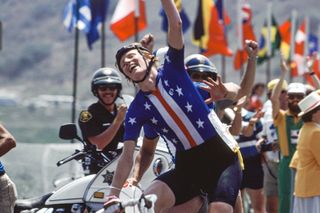 Connie Carpenter-Phinney puts her hand in the air after winning the 1984 women's Olympic road race.