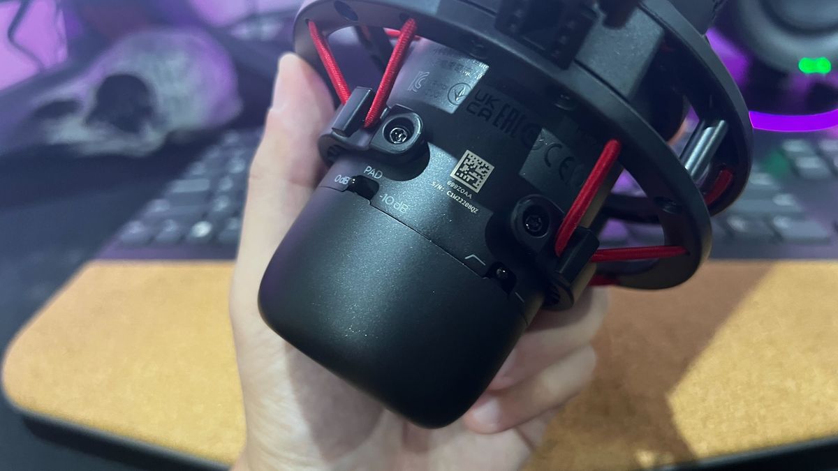 HyperX Procast in my hand.