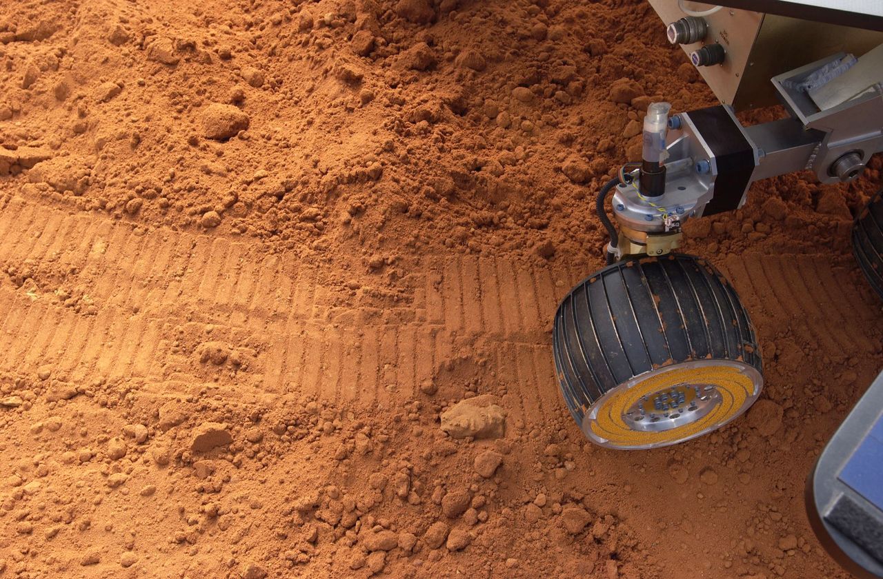 NASA finds more signs of life on Mars