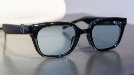 Hands-on with Samsung Glasses with Warby Parker and Gentle Monster styles