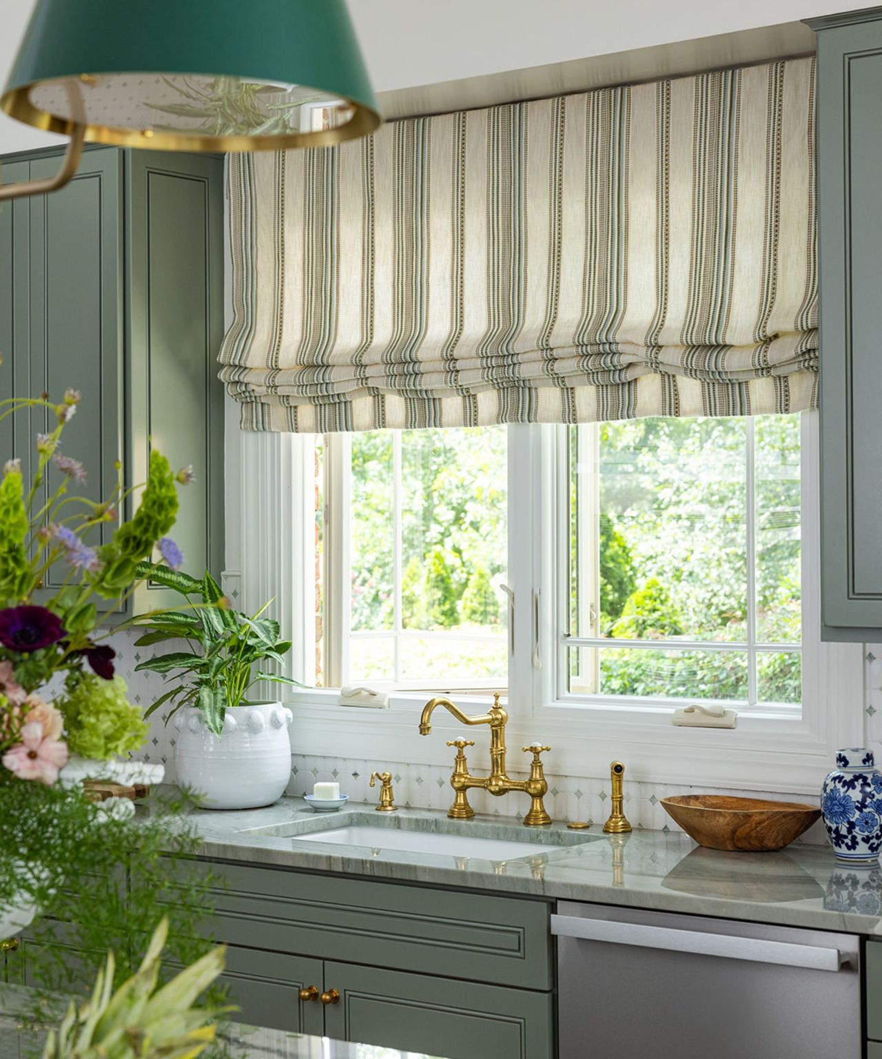 How to decorate with Farrow & Ball's Card Room Green | Homes and Gardens