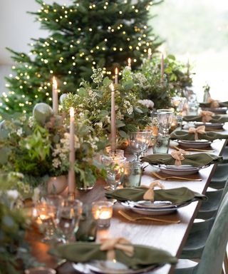 How to make a Christmas centerpiece