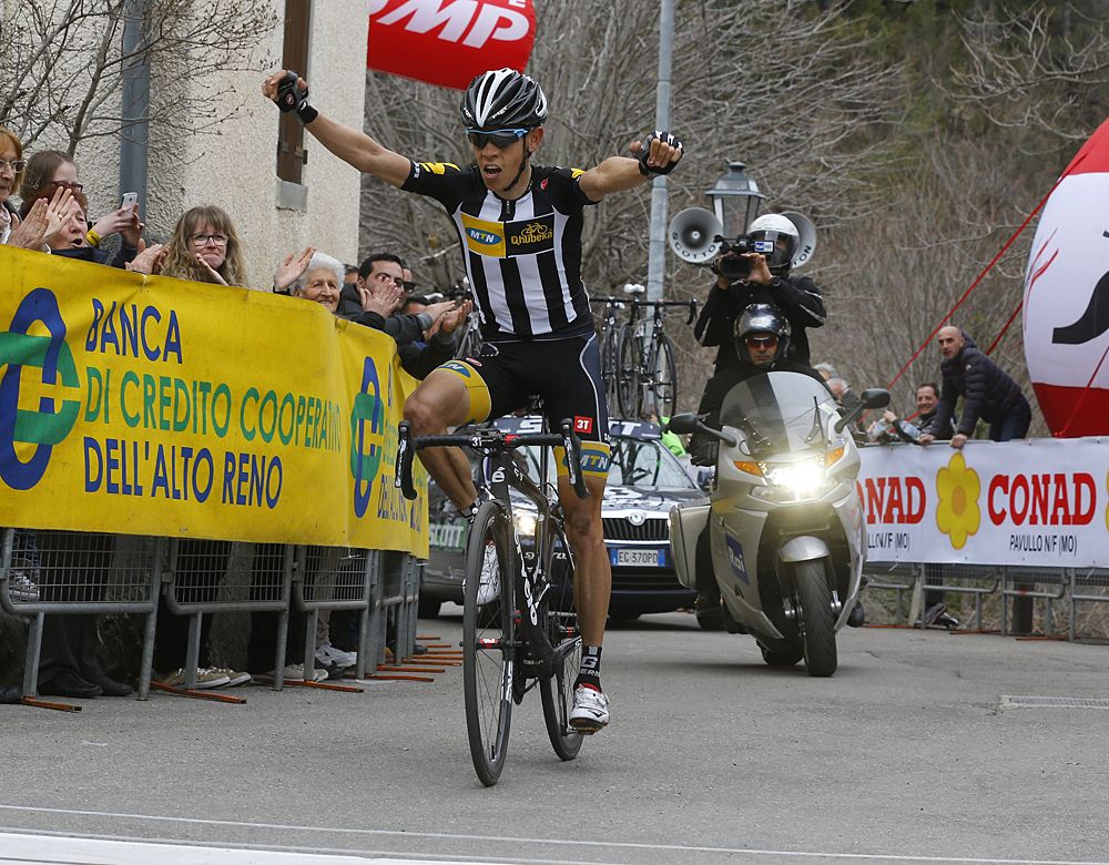 Louis Meintjes (MTN-Qhubeka) wins the final stage at Coppi e Bartali