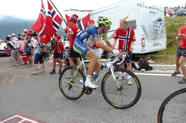 Vincenzo Nibali (Liquigas-Cannondale) en route to a seventh place finish in Peyragudes.