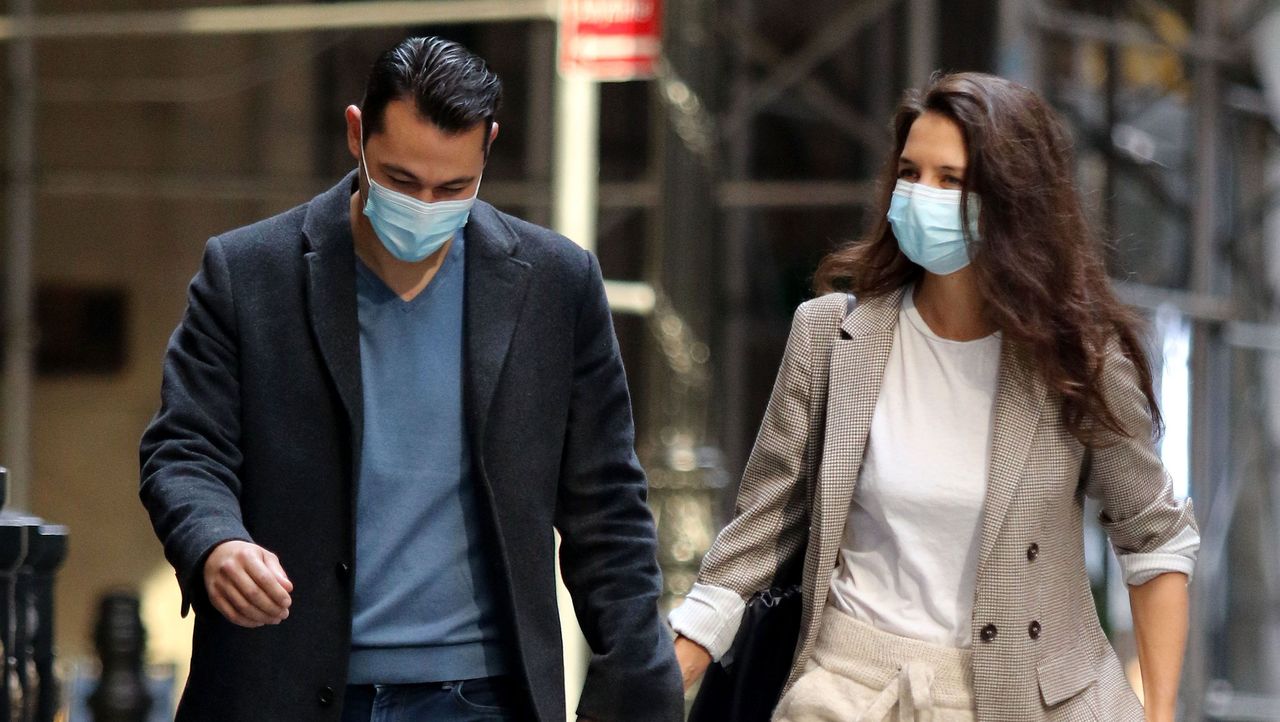 new york city, ny september 21 katie holmes and emilio vitolo jr out for a walk on september 21, 2020 in new york city, new york photo by lrnycmegagc images