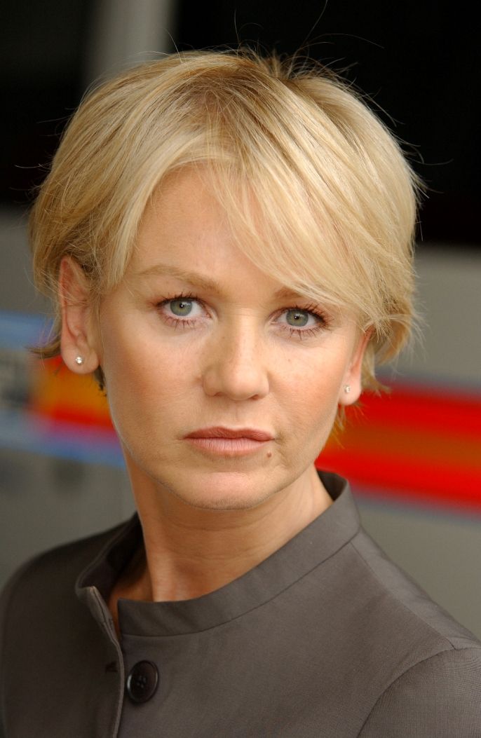 Lisa Maxwell quits The Bill