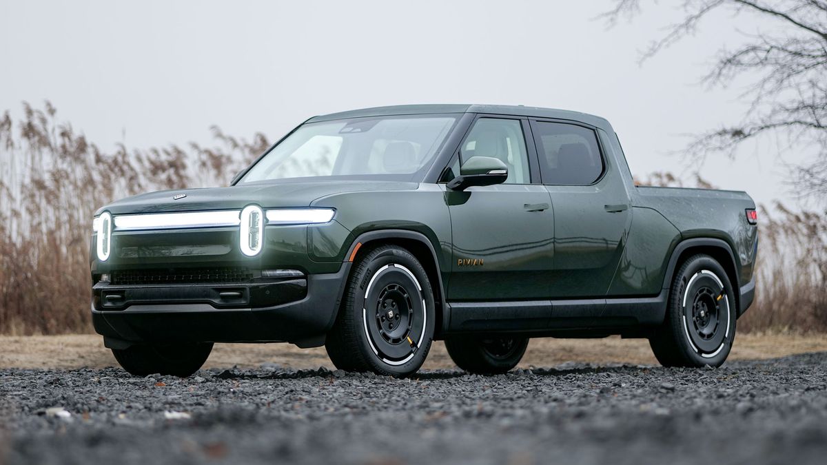 2025 Rivian R1T Tri.