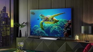 El LG C3 OLED TV mostrando una tortuga marina nadando bajo el agua.