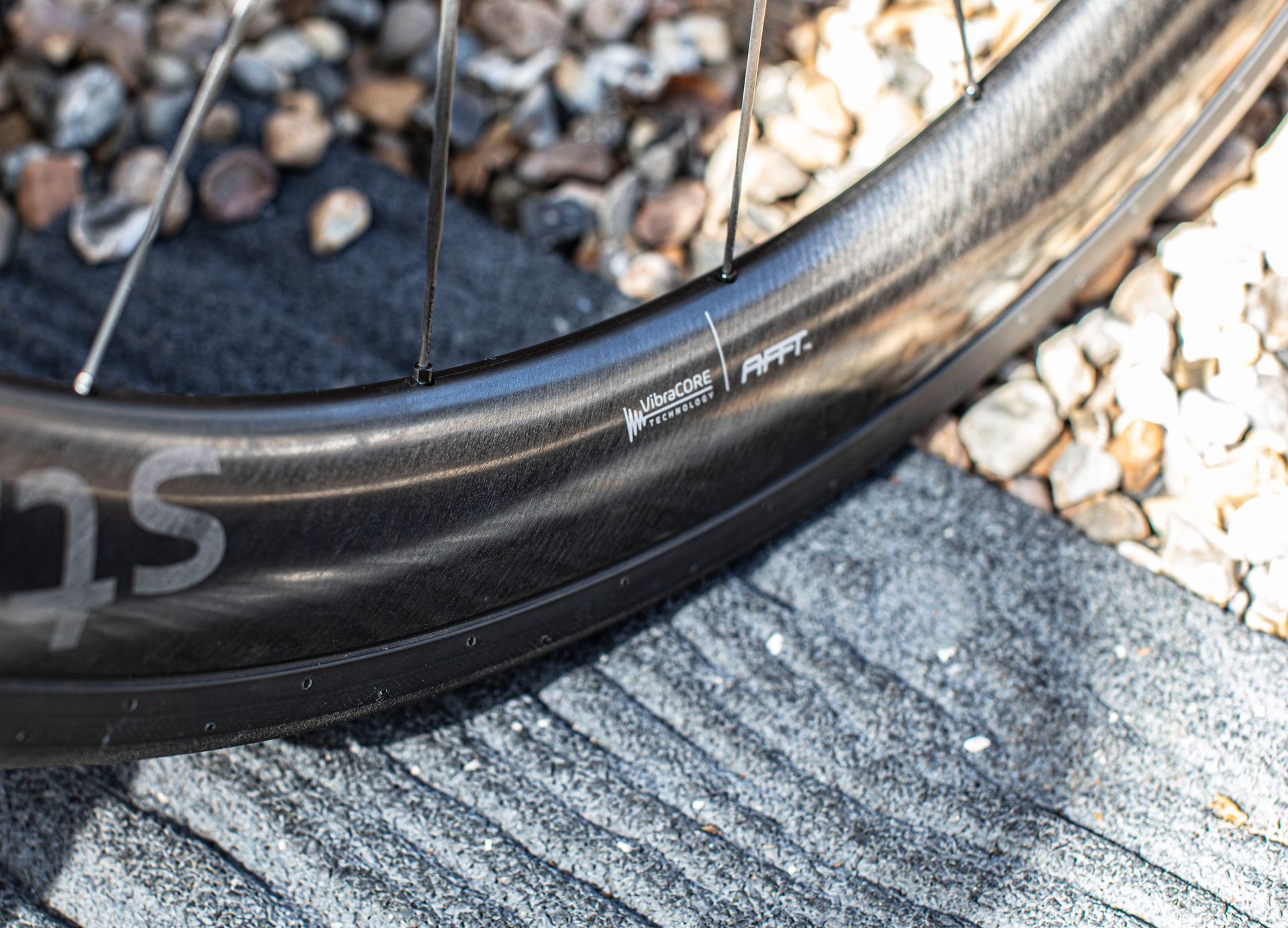 Parcours’ revolutionary vibration-damping Strade GT wheelset is made ...