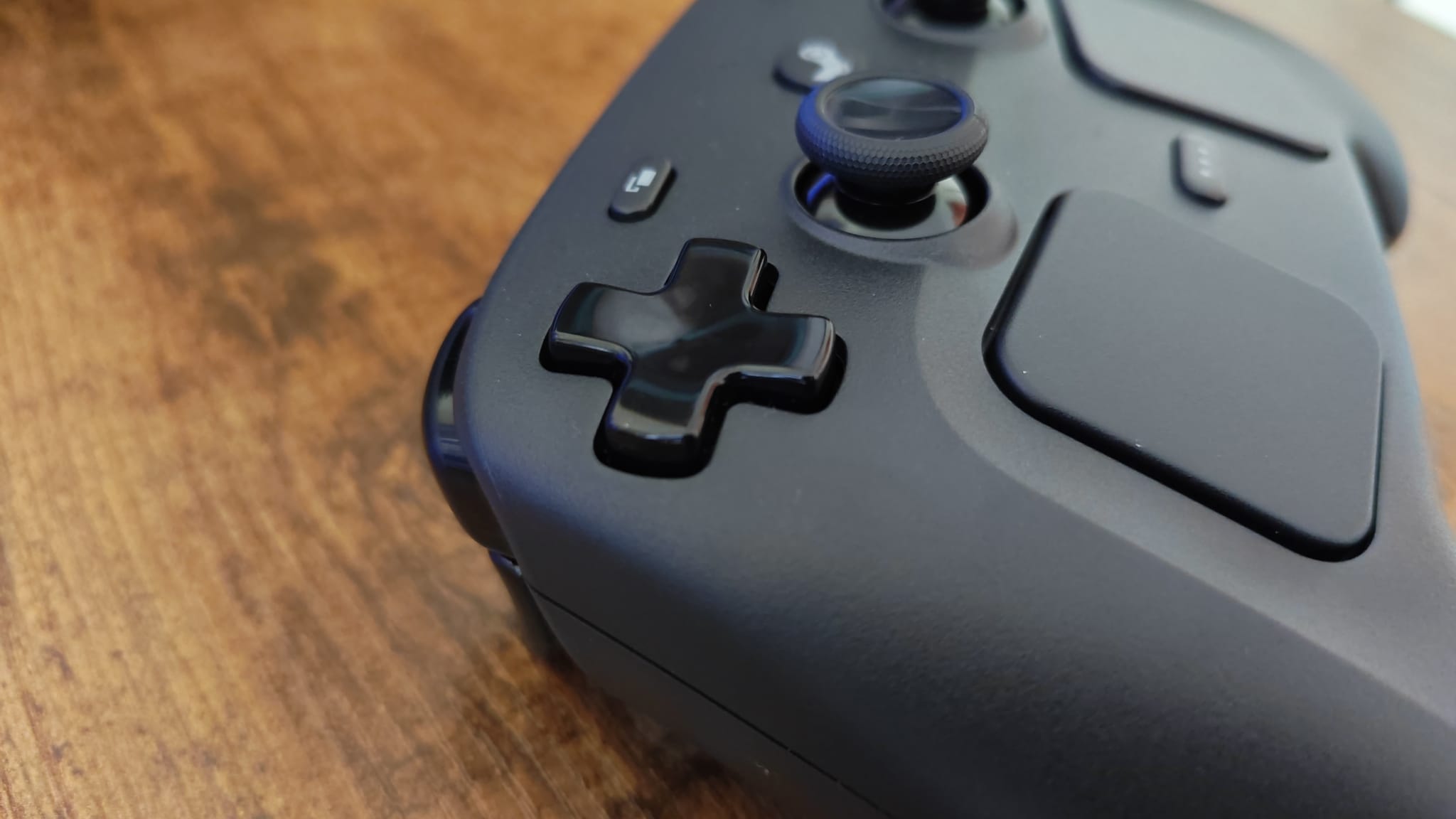 A close up of the Steam Controller's D-pad