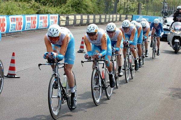 Team Garmin fires along the Venice roads.