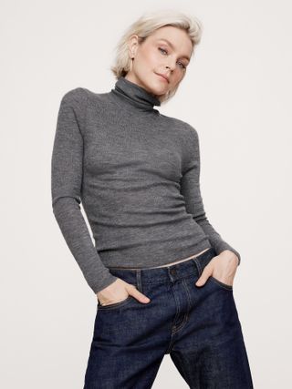 banana republic, Featherweight Cashmere Turtleneck