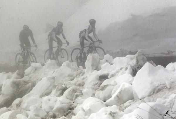 Colle delle Finestre is a great setting for Geox's final test in the mountains