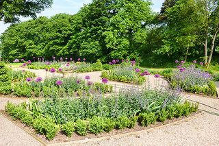 Farlham Gyhll Garden