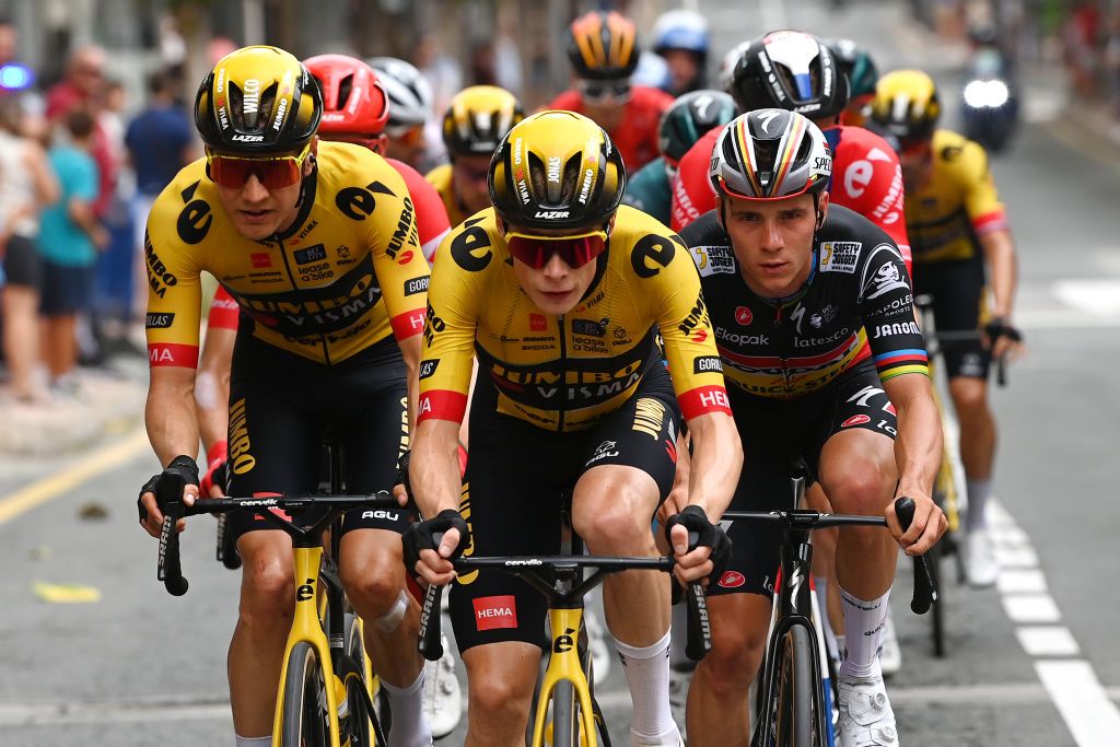 Jumbo-Visma duo of Wilco Kelderman, Jonas Vingegaard with Remco Evenepoel (Soudal-Quick Step)