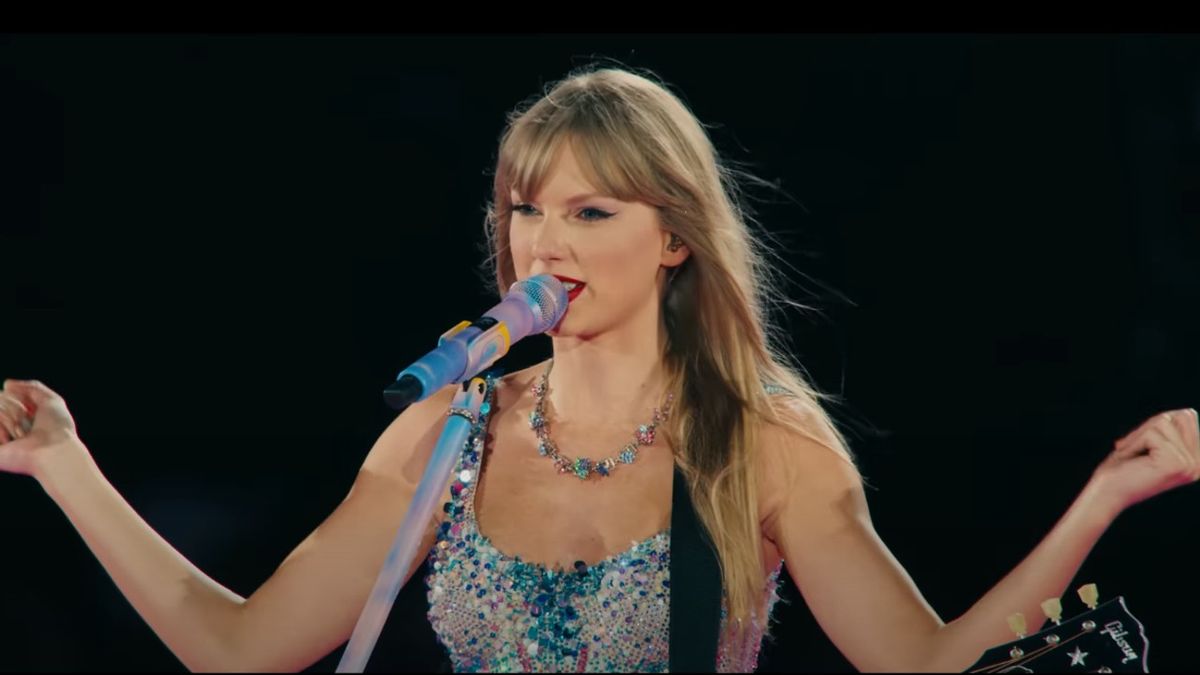 Taylor Swift’s Eras Tour Movie Got A PG-13 Rating, And Swifties Have Some Strong Feelings About F-Bombs Possibly Being Removed
