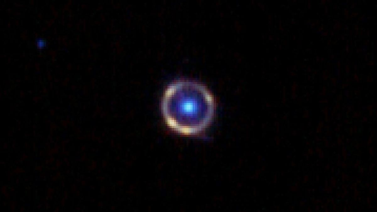 Stunningly perfect 'Einstein ring' captured by James Webb Space ...