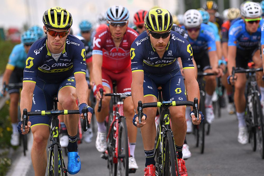 Mitchell Docker (Orica-Scott) does a turn on the front