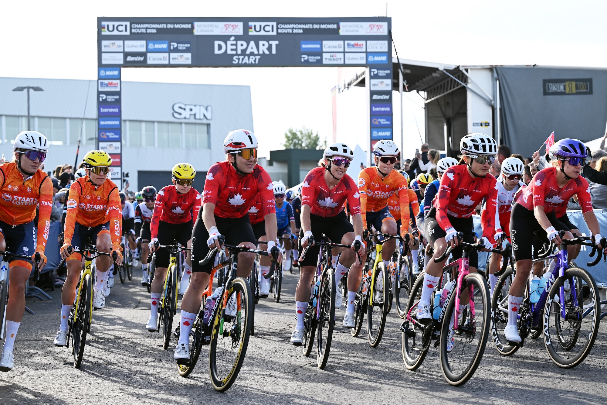 MONTREAL, QUEBEC - SEPTEMBER 26: (L-R) Alison Jackson of Canada, Maggie Coles-Lyster of Canada and Team Canada, Lieke Nooijen and Team Netherlands, Magdeleine Vallieres of Canada and Team Canada prior to the 99th UCI Road World Championships Montreal 2026 - Women Elite Road Race a 180.1km one day race from Brossard to Montreal on September 26, 2026 in Montreal, Quebec. (Photo by Dario Belingheri/Getty Images)