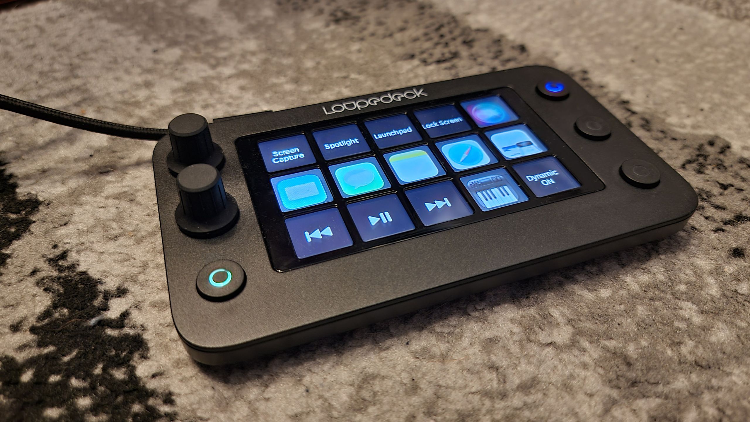 PC周辺機器 Loupedeck Live S Loupedeck Live S」の開封レビューと付属品を紹介｜パソコン作業