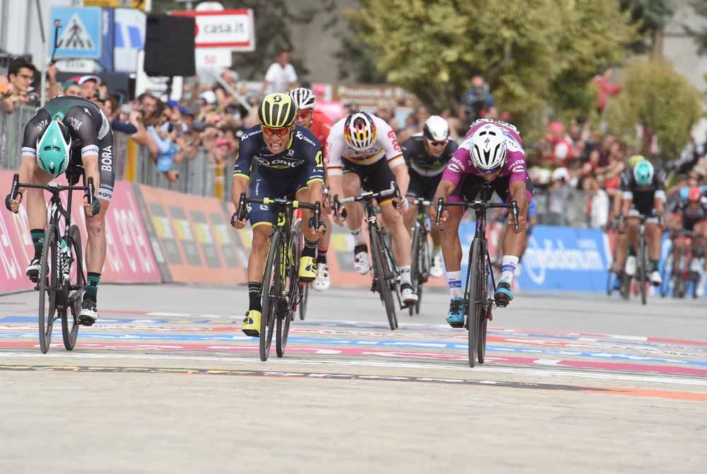 Caleb Ewan collects his first Giro stage, pipping Gaviria and Bennett to the line in 2017