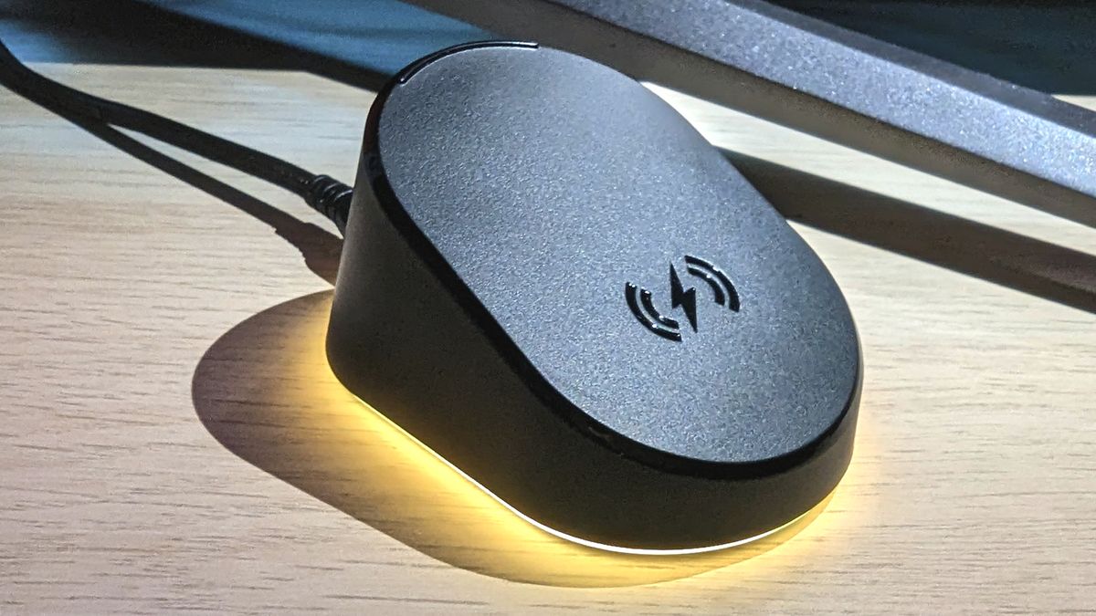The Razer Basilisk V3 Pro dock.