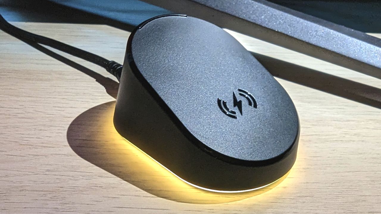 The Razer Basilisk V3 Pro dock.