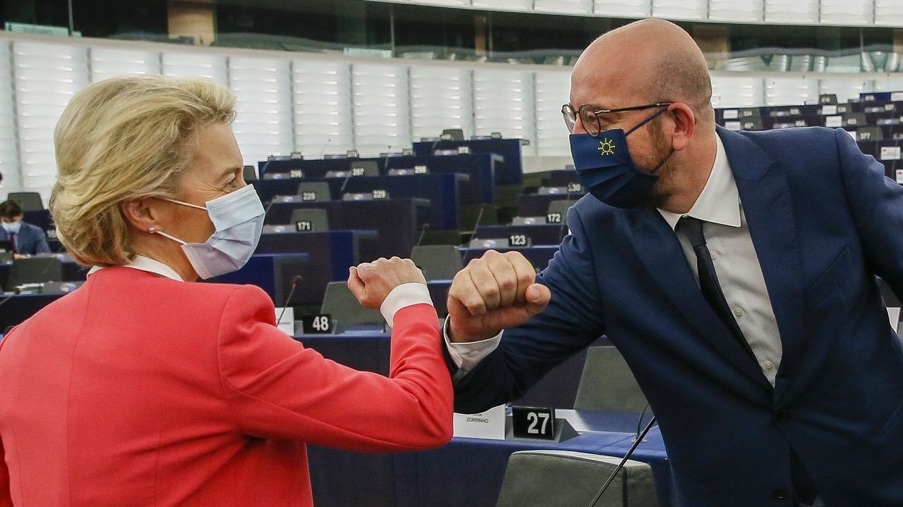 European Council President Charles Michel greets European Commission President Ursula von der Leyen