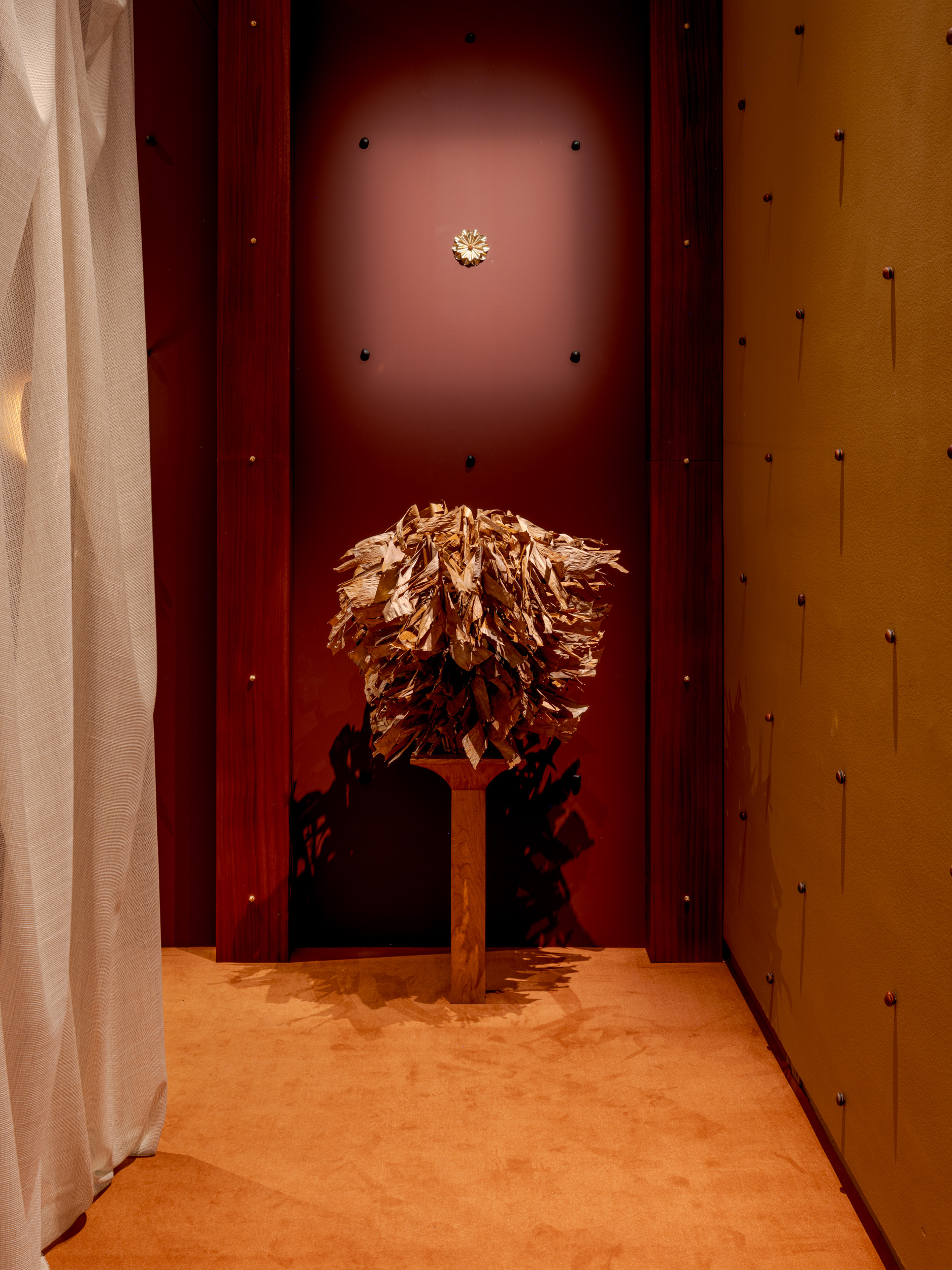 Inside the vestibule of the Salone des Nouveaux Ensembliers