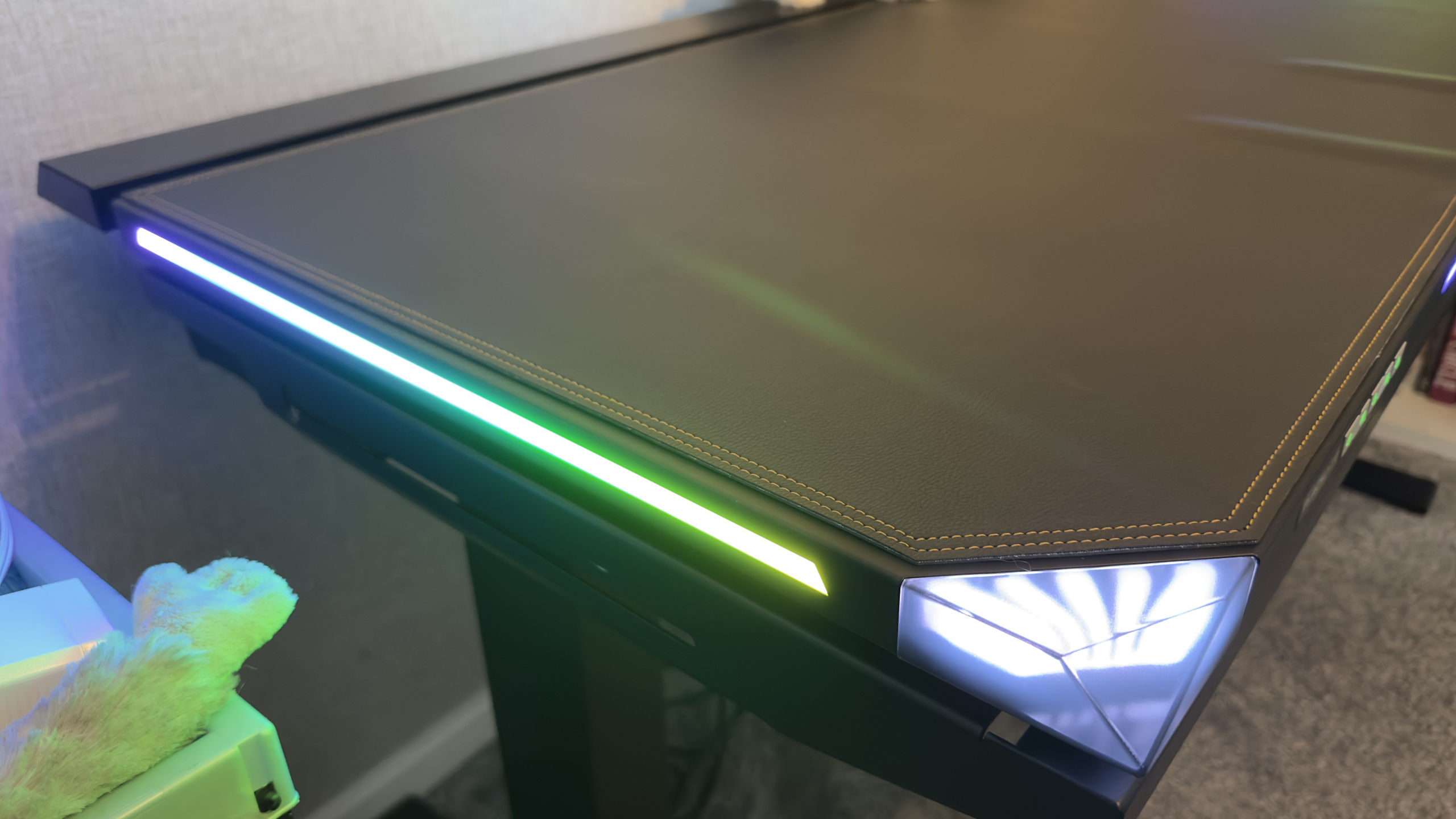 A photo of the Blacklyte Atlas gaming desk