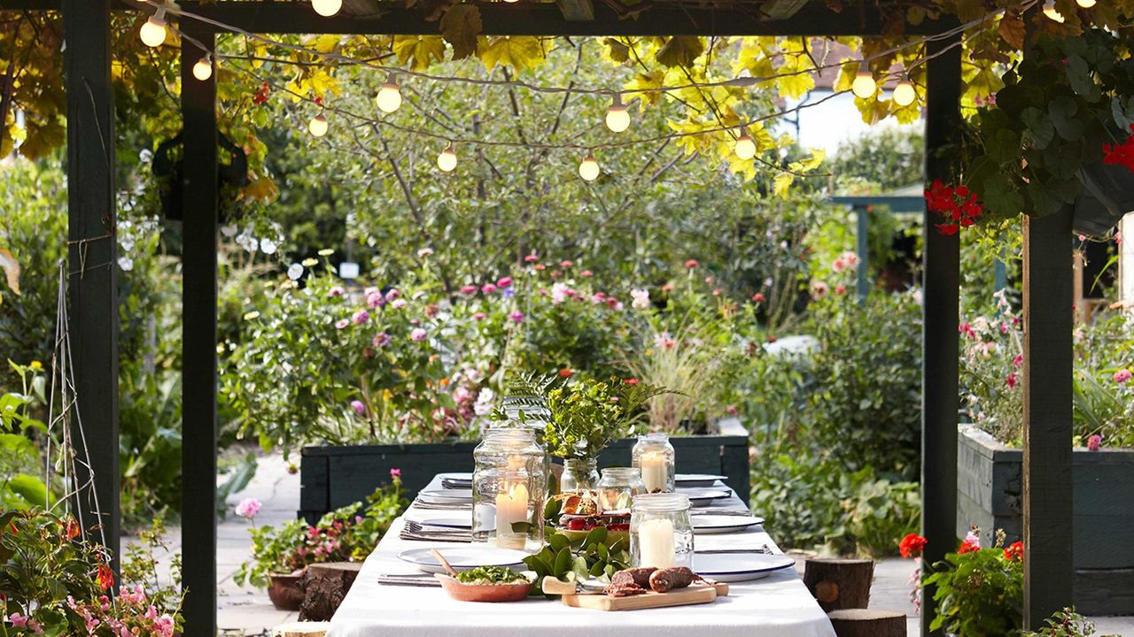 pergola lighting ideas lights4fun festoons over outdoor dining table