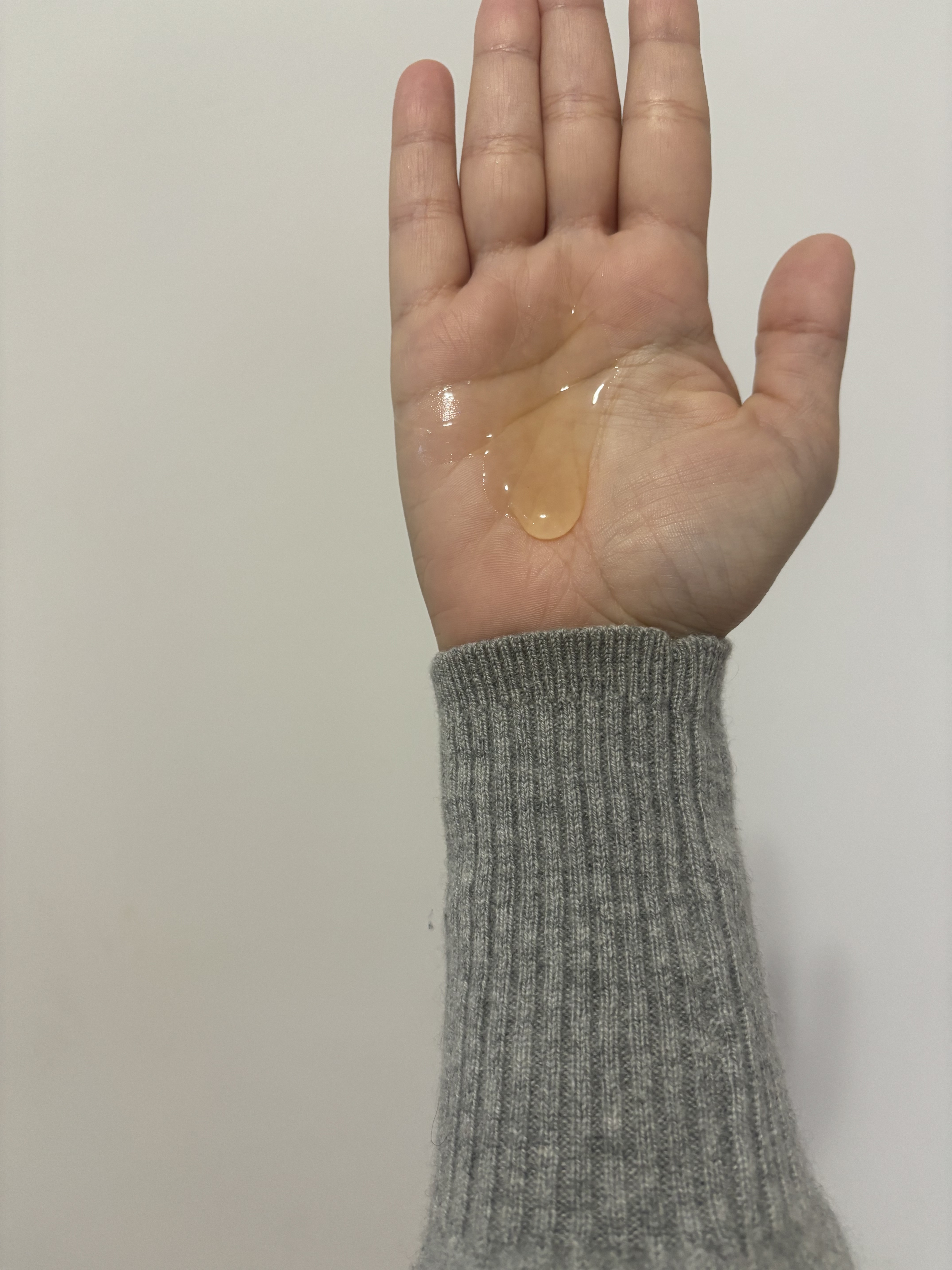 Julia Marzovilla tests the Cyklar Sensorial Body Wash in Sacred Santal