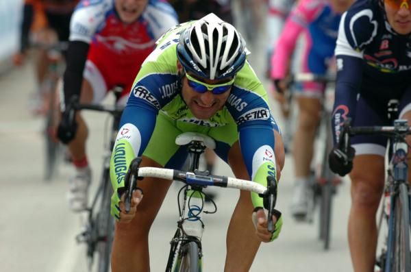 Francesco Chicchi (Liquigas-Doimo) wins a tight final sprint