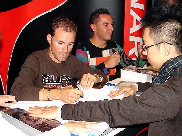 Alejandro Valverde is requested to autograph on Pro Tour jersey.