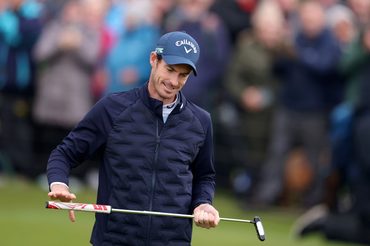 Andy Murray celebrates on the 18th green on day one of the Alfred Dunhill Links Championship 2025 at Carnoustie Golf Links