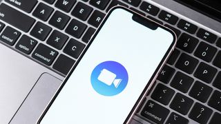 apple clips app logo on an iphone 14