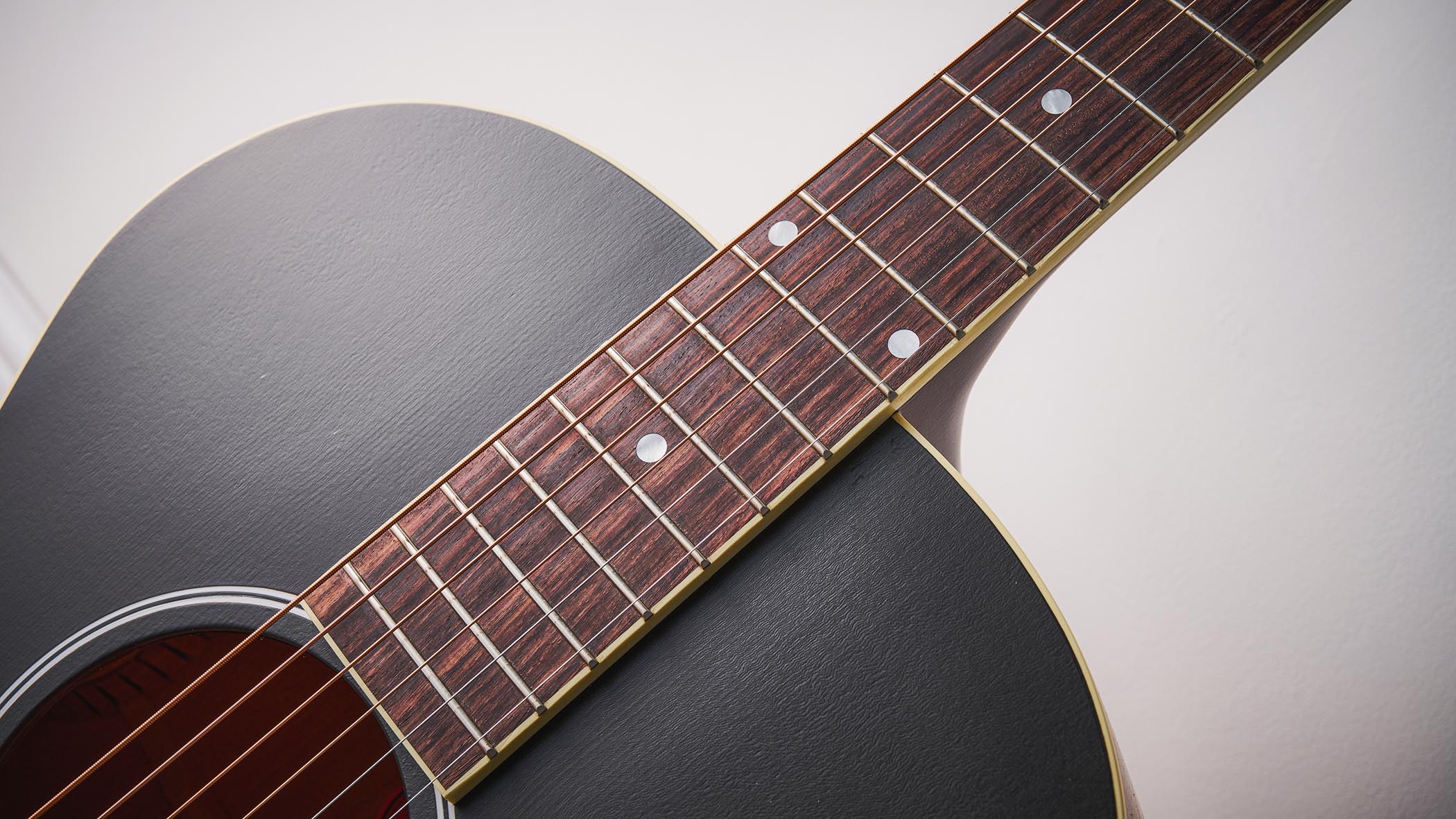 Gibson J-185 Century