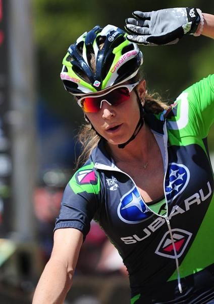 Willow Koerber (Gary Fisher/Subaru) gets her first national short track win.