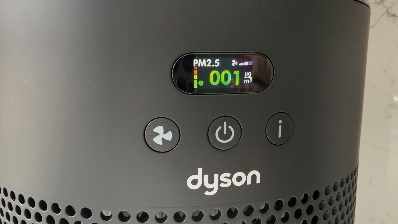 Close-up of the Dyson HushJet display showing PM2.5 particulate readings of 001 &micro;g/m&sup3; with coloured air quality indicators