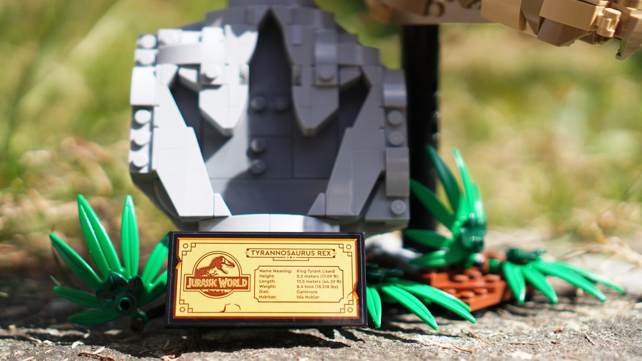 Lego Dinosaur Fossils: T. rex Skull
