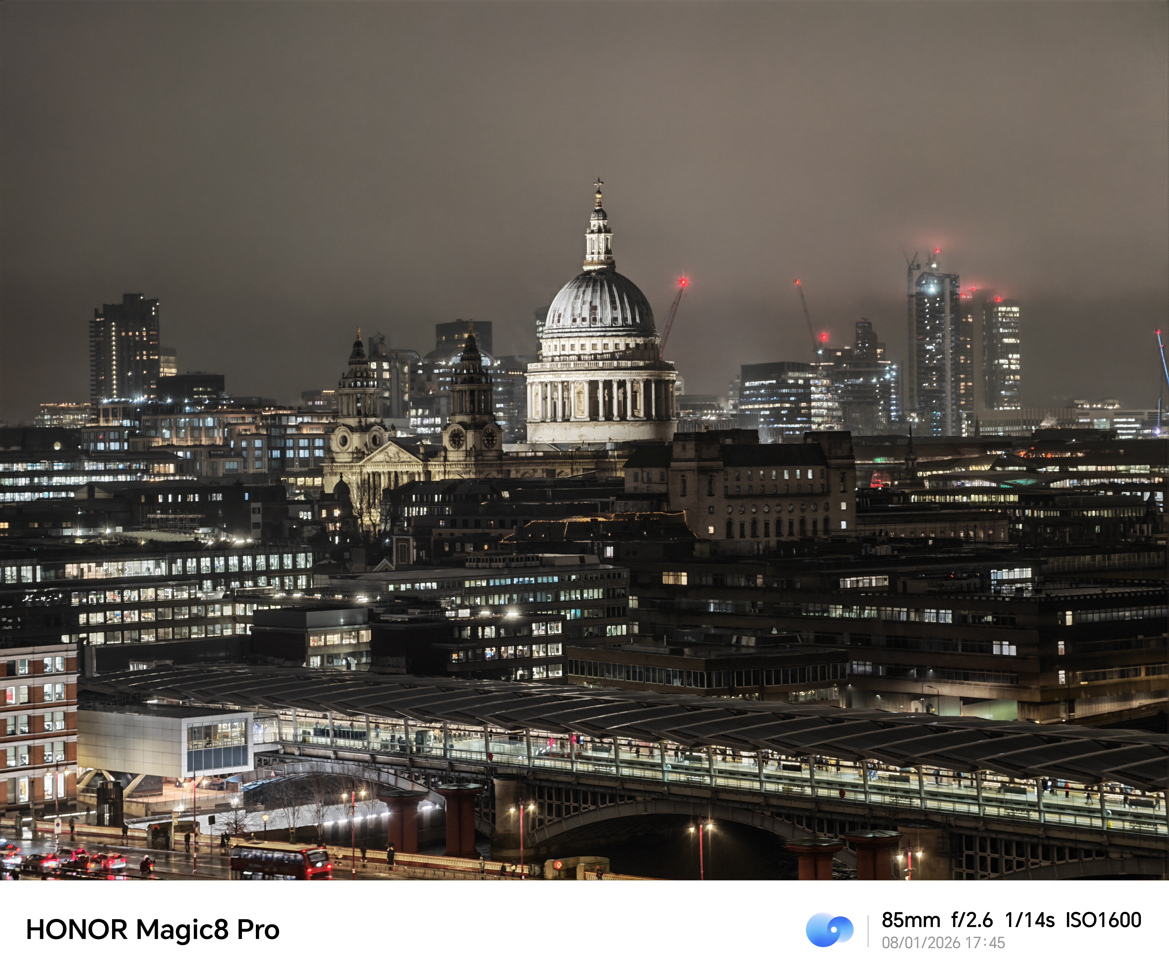 Honor Magic 8 Pro camera sample St Pauls night 3.7x zoom