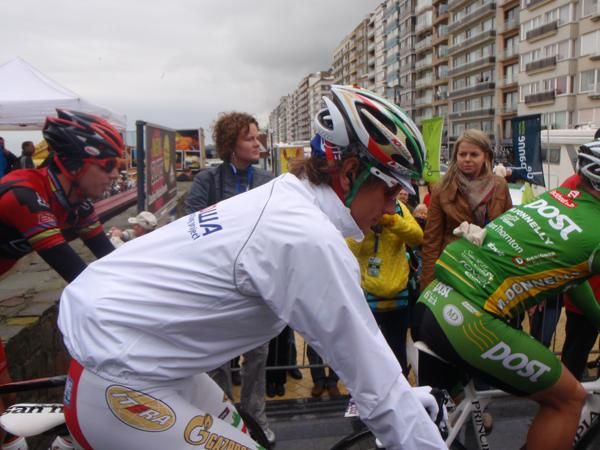 Filippo Pozzato (Katusha) wrapped up in the cold conditions