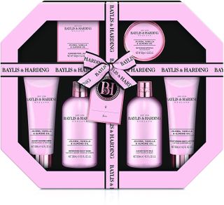 Baylis & Harding Jojoba, Vanilla & Almond Oil Ultimate Bathing Giftset