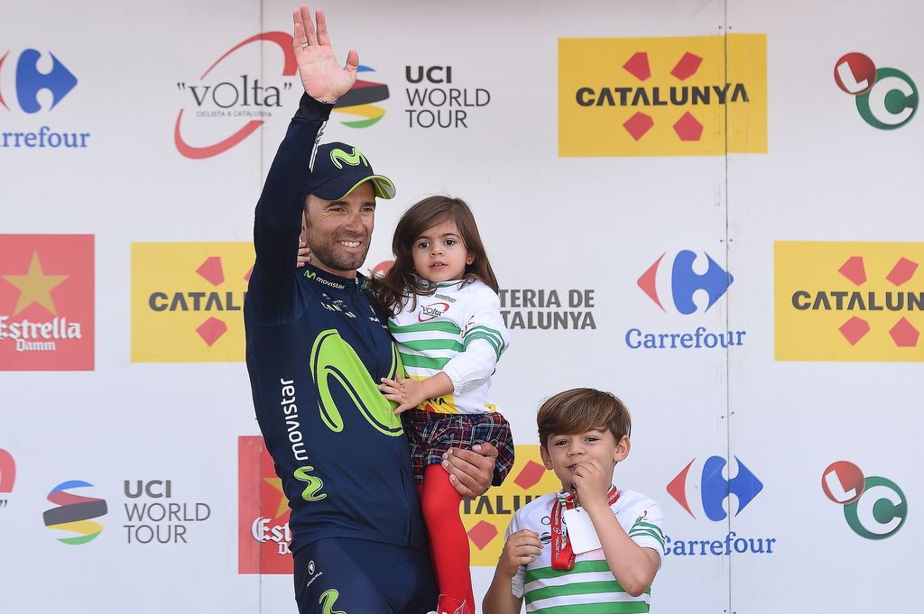 Alejandro Valverde (Movistar) with his children on the podium