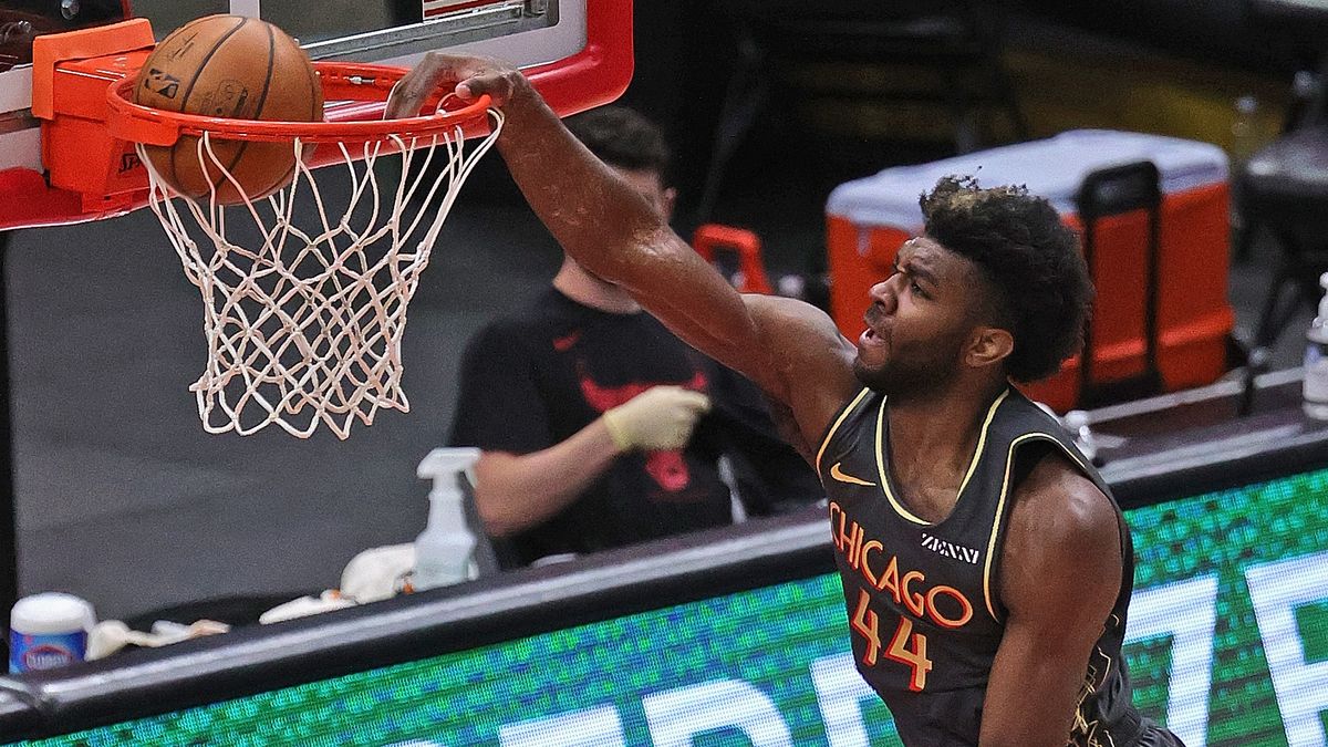 Patrick Williams #44 of the Chicago Bulls dunks against the Charlotte Hornets at the United Center on April 22, 2021 in Chicago.