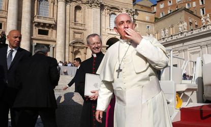 Pope Francis orders construction of showers for the homeless in St. Peter's Square