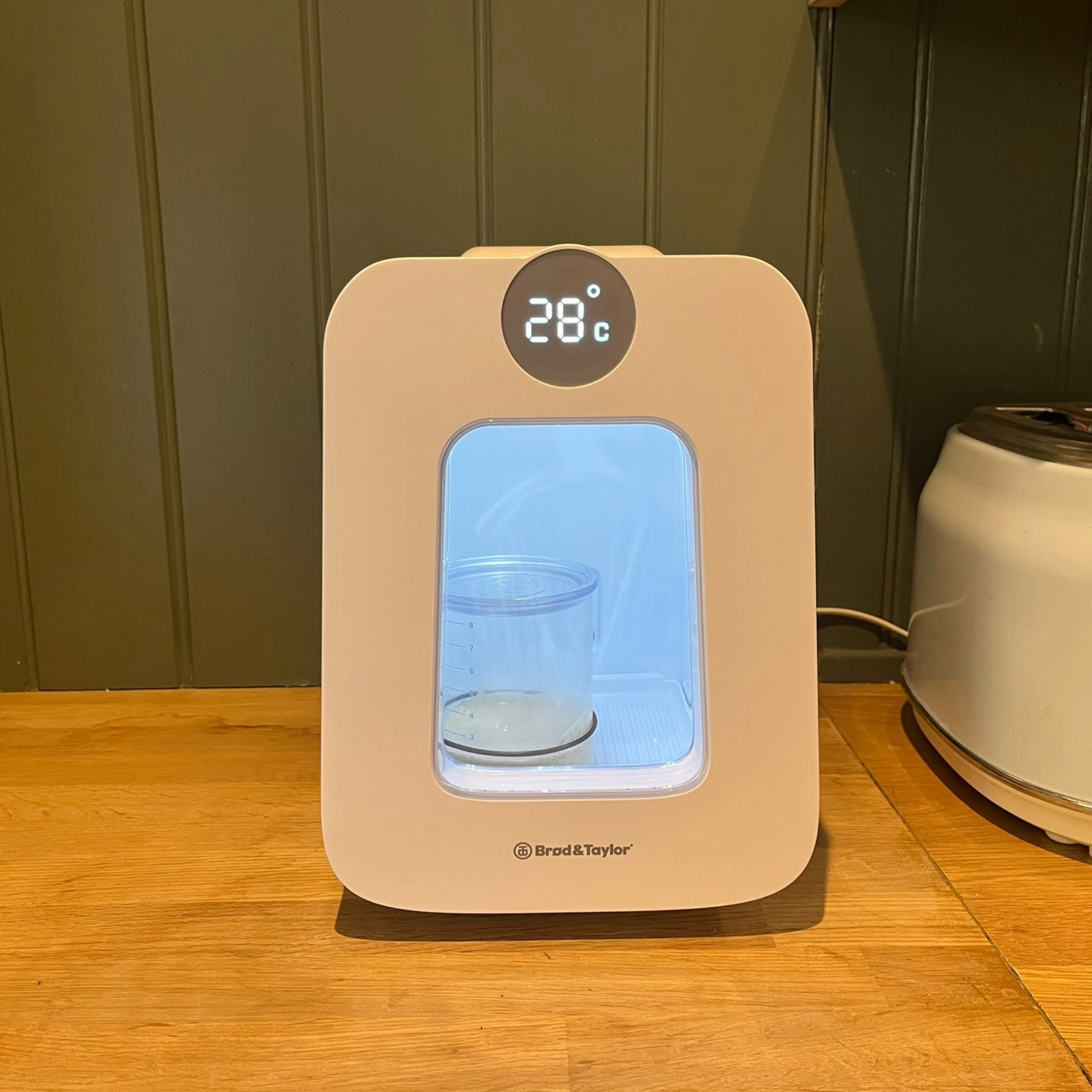 Testing the Brod and Taylor sourdough keeper