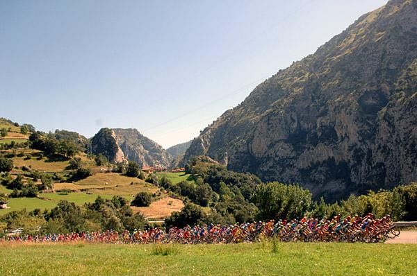 The peloton rolls through some very scenic areas