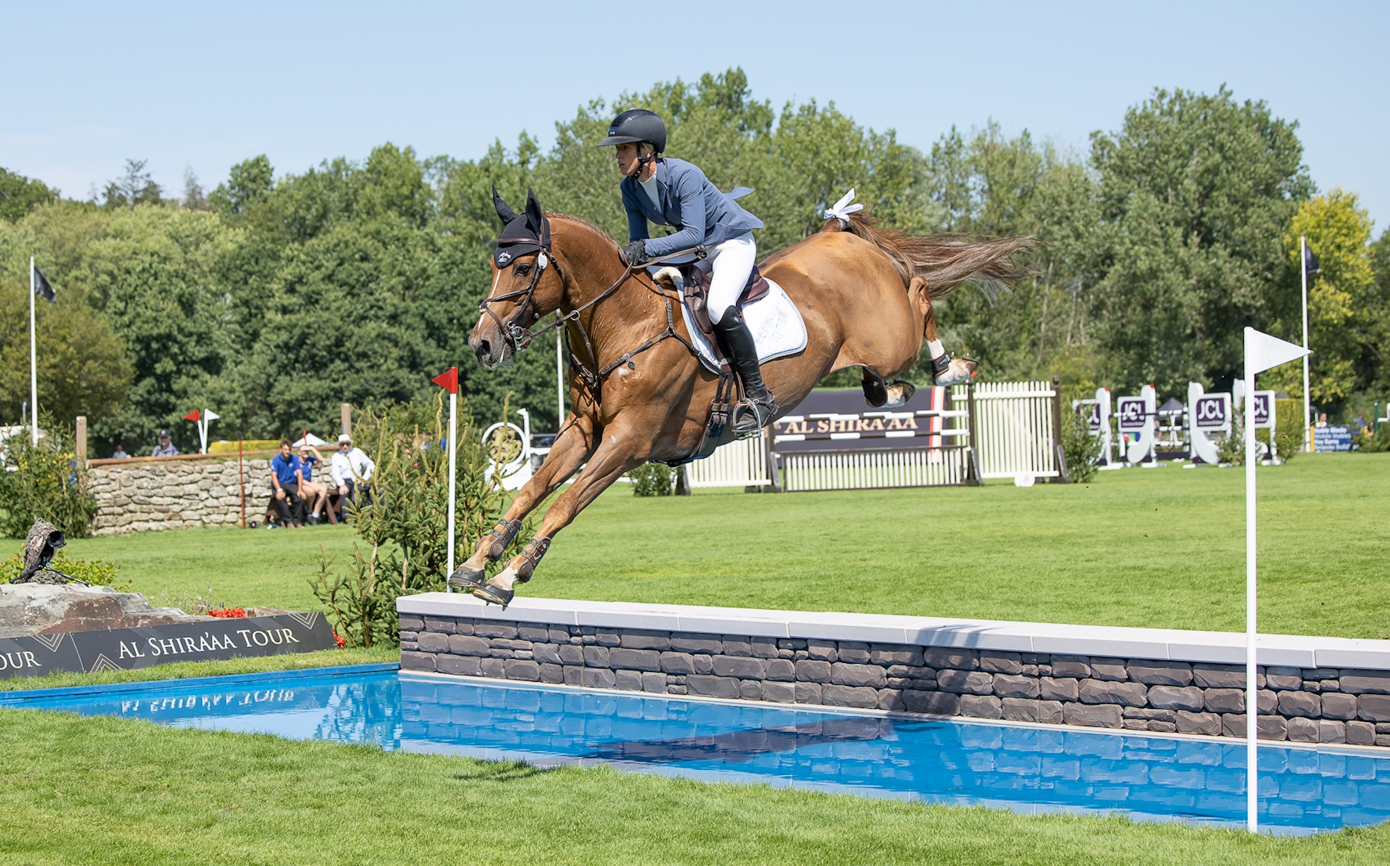 Holly Smith and Fruselli clear the water